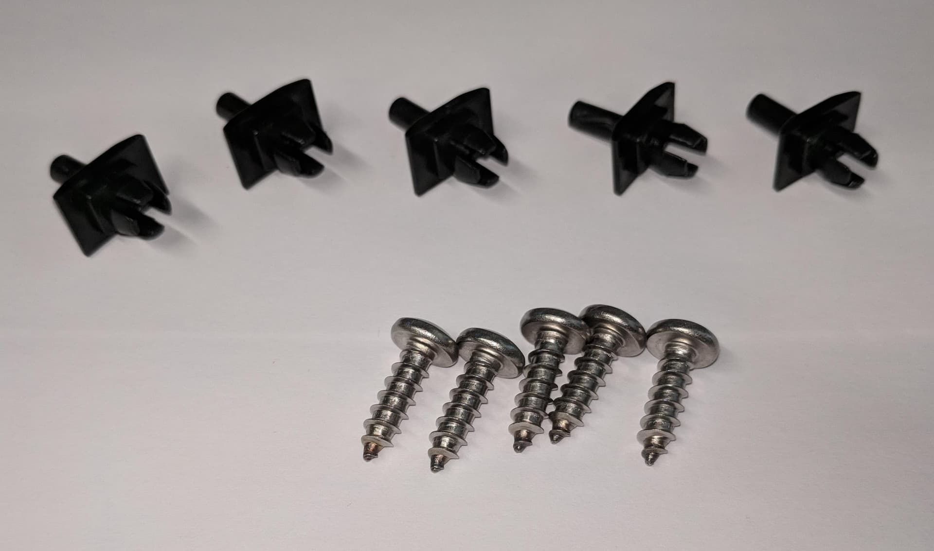Lower Grill Clip Kit with stainless screws for all Vanagon with lower grill